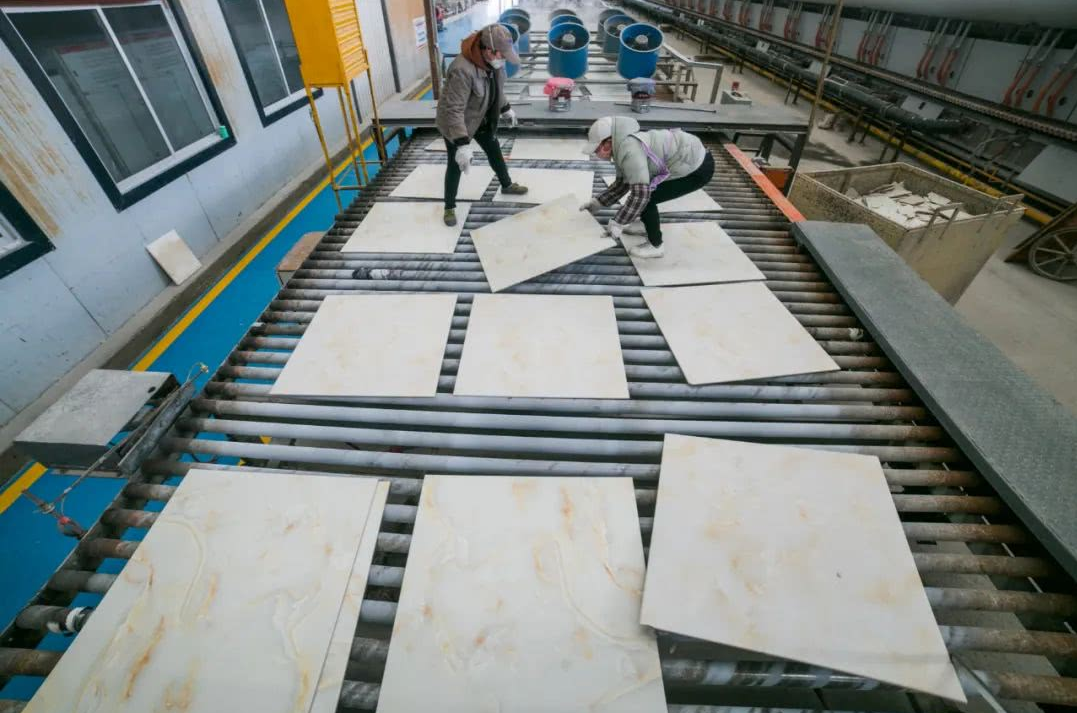 潔匠凈化·的凈工業除臭劑_陶瓷廠廢氣惡臭讓人苦不堪言，Dejing的凈?除臭劑幫助企業達標排放！